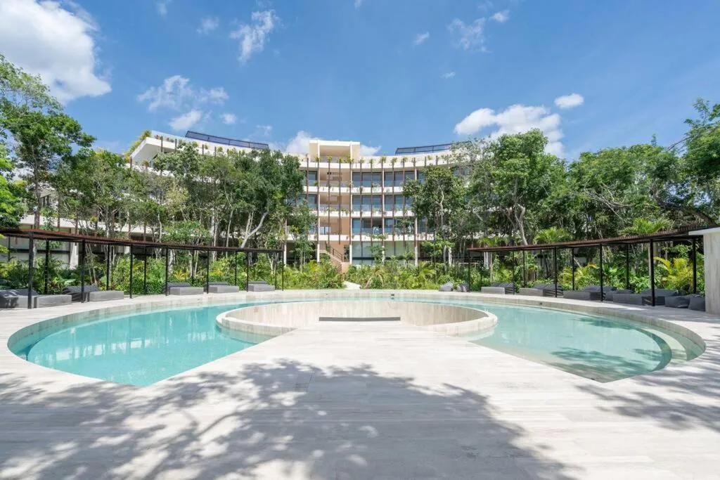 Image of Moderno Loft Temple II A112 By Sandy Powerful