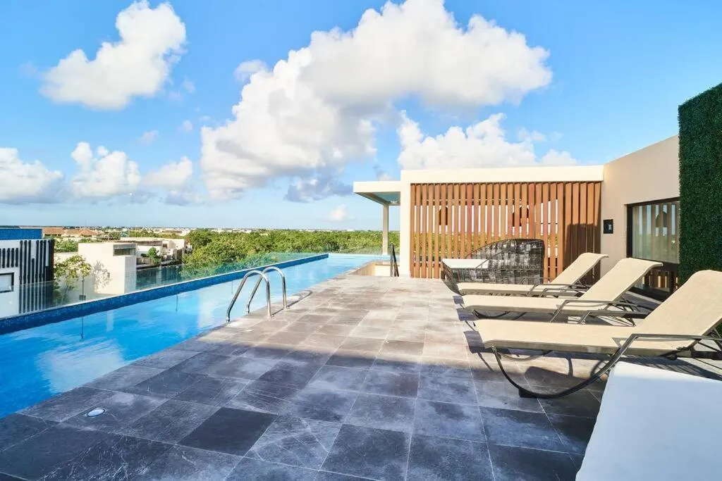 Image 3 of Moonlight TOP Bright&Spacious 2BR APT w/ Gym & Private Pool