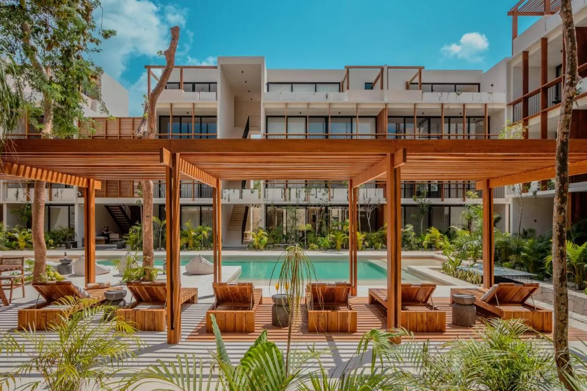 Image of Muunek by Land Boutique