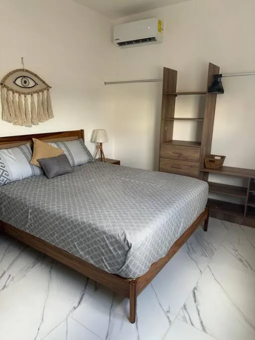 Image 6 of Nare Bokova