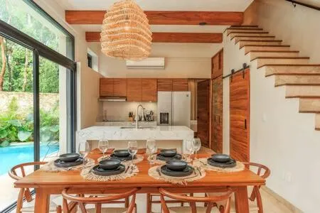 Image of Nature, Luxury, Private Pool plus Washer & Dryer