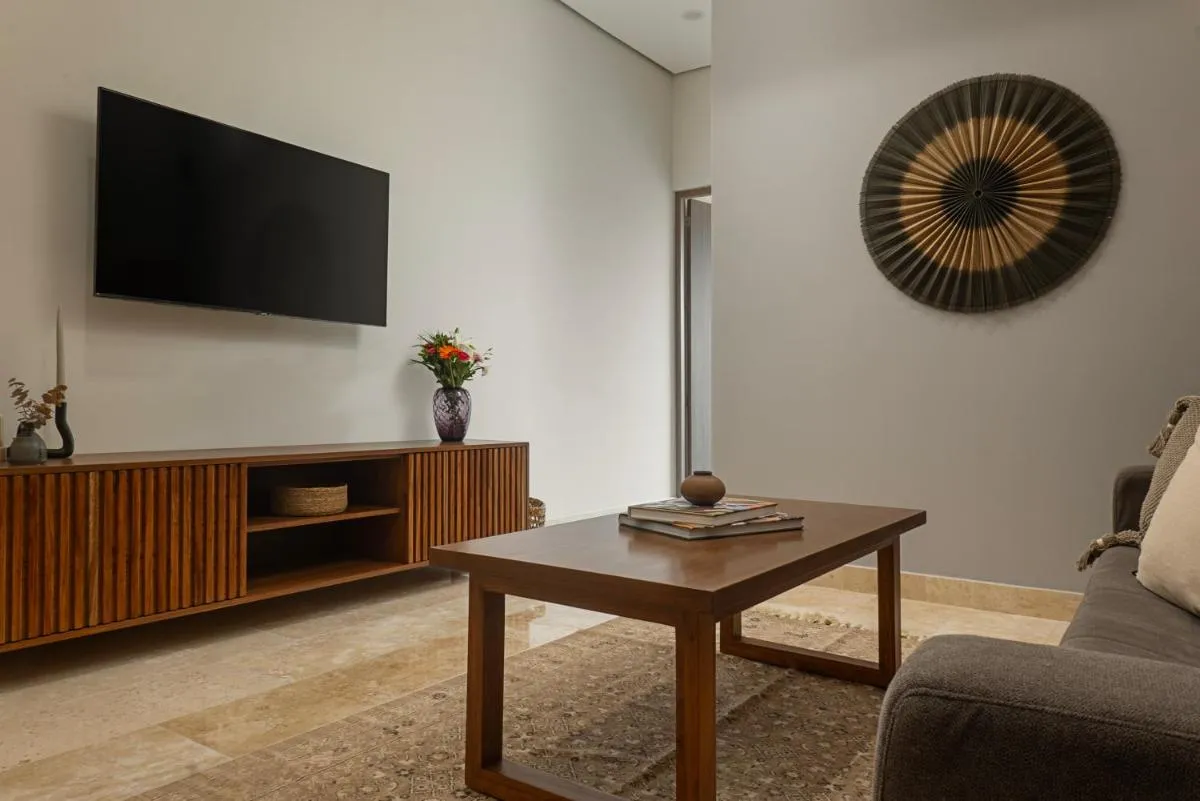 Image 2 of New 1br Hotel zone Rooftop wpool and concierge