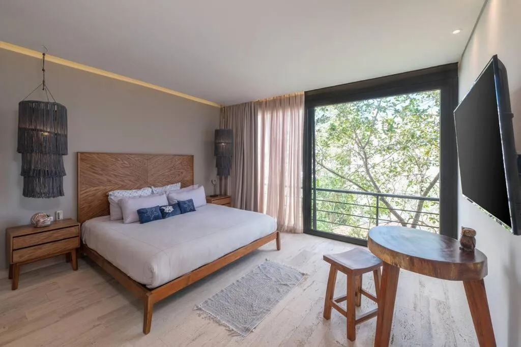 Image 1 of New 2 BD condo with private balcony