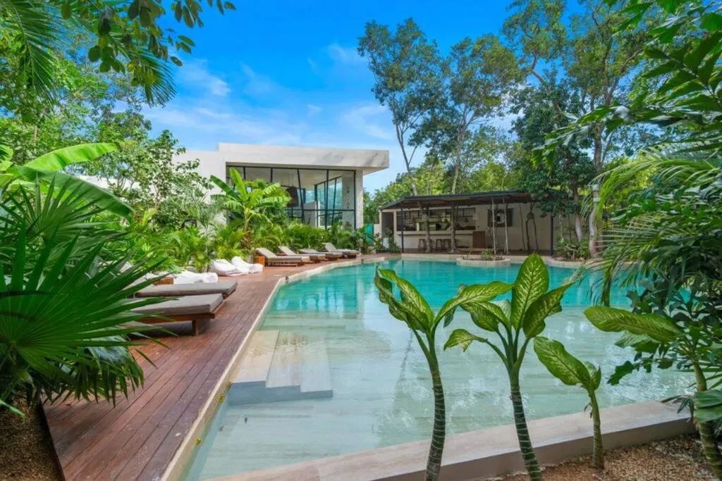 Image 3 of Nice and Fantastic Loft with Private Jacuzzi & Incredible Amenities.