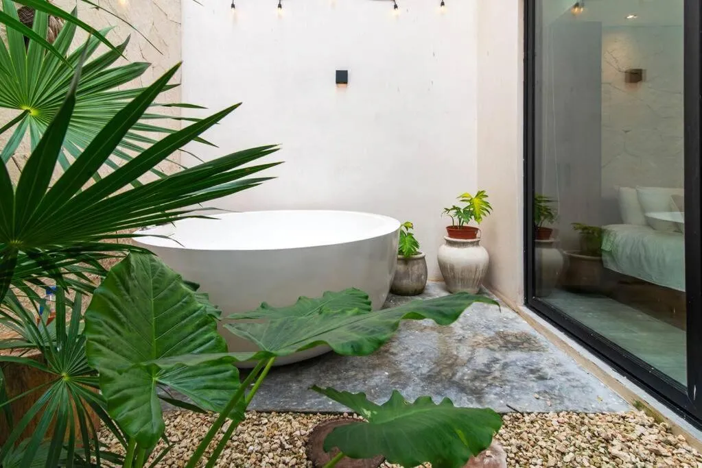 Image 2 of Nice and Fantastic Loft with Private Jacuzzi & Incredible Amenities.