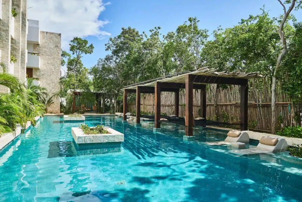 Image 3 of Omara 306 Luxe 2 Bdr Apartment PoolTable great Pool