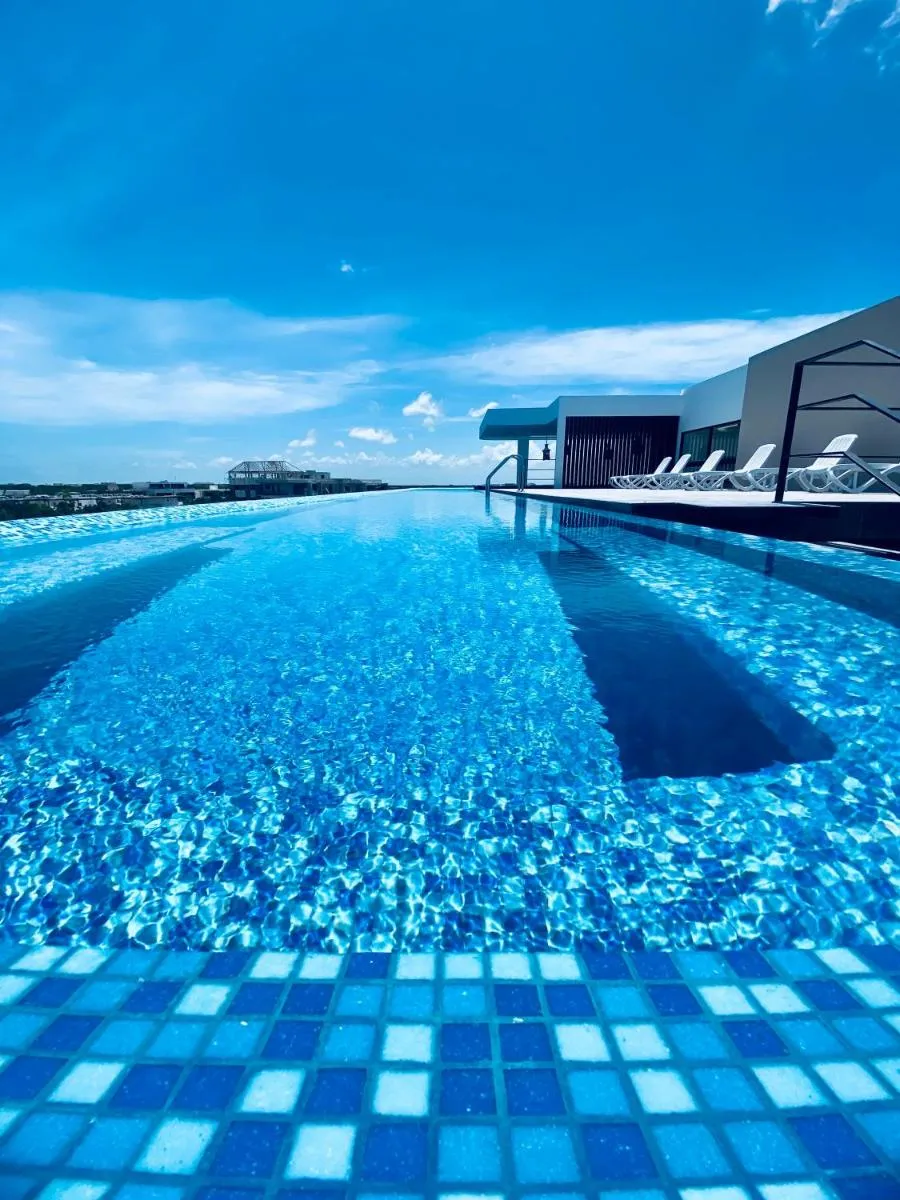 Image 5 of Oscar Wilde – PH with private rooftop and plunge pool & Gym & Beach club access