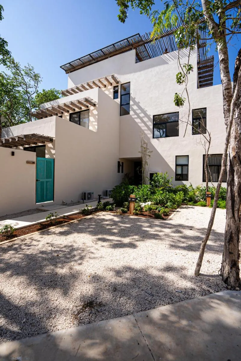 Image 6 of Penthouse with private jungle, pool, downtown