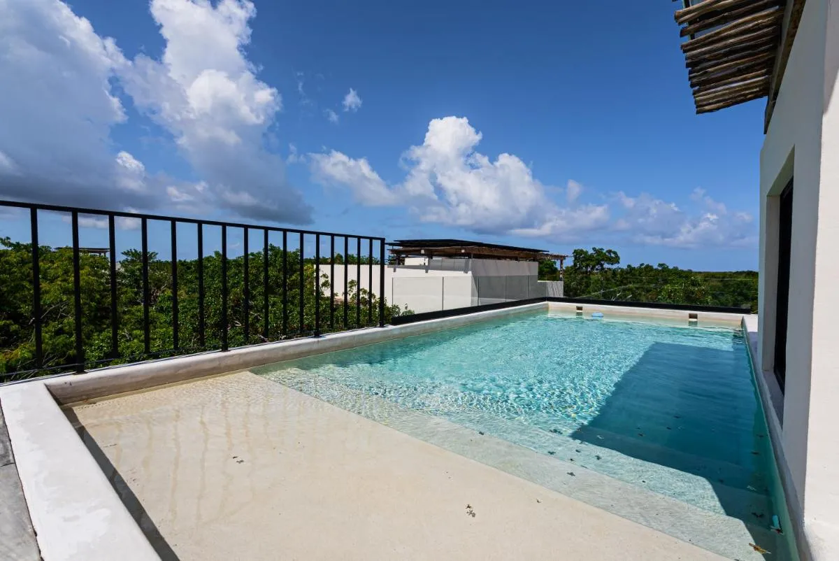 Image 2 of Penthouse with private jungle, pool, downtown