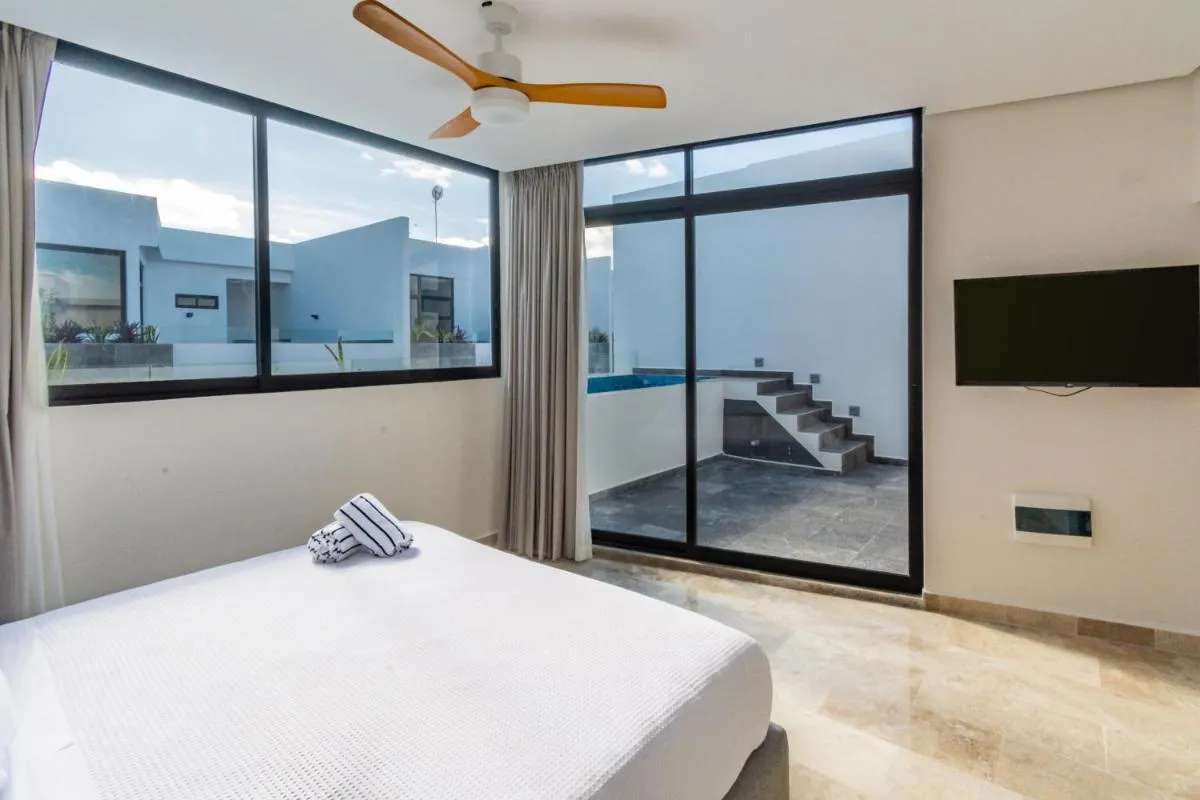 Image 1 of Penthouse with private pool