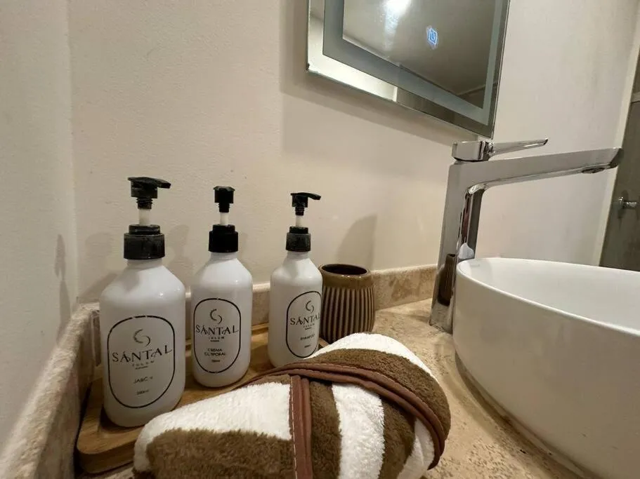 Image 2 of Pool view Studio