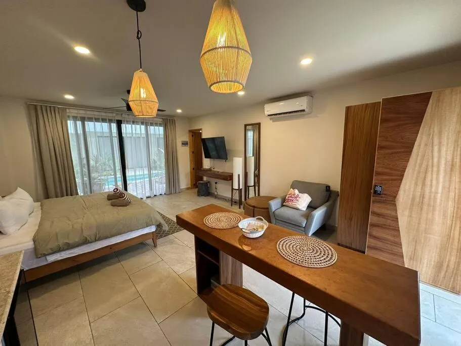 Image 1 of Pool view Studio