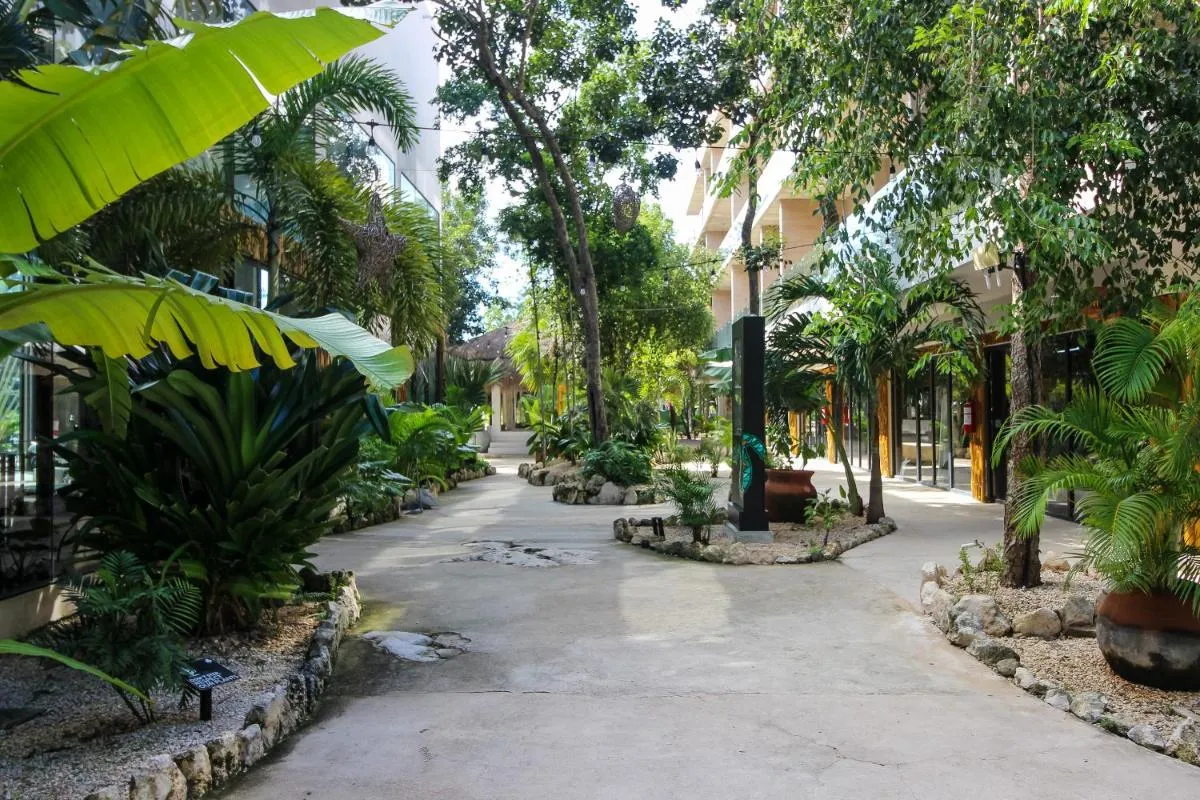 Image 6 of Premium Studio with Rooftop Pool in Downtown