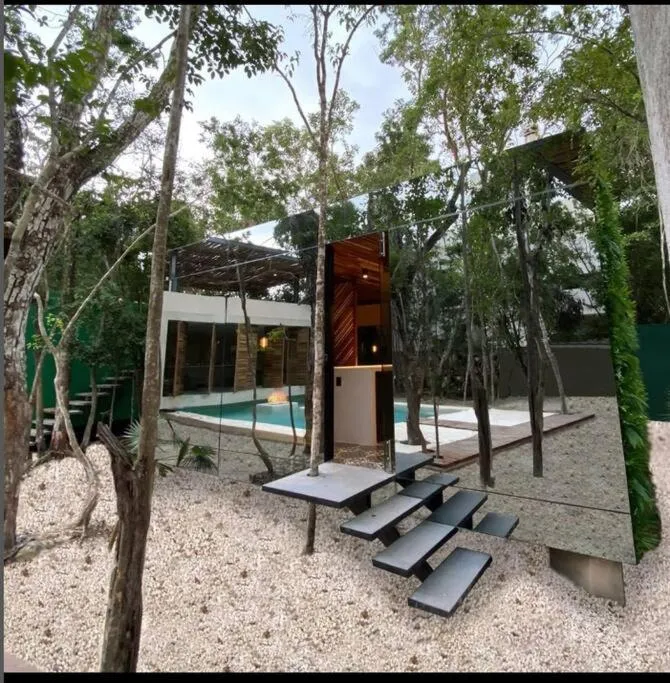 Image 6 of Reflective jungle treehouse with plunge pool
