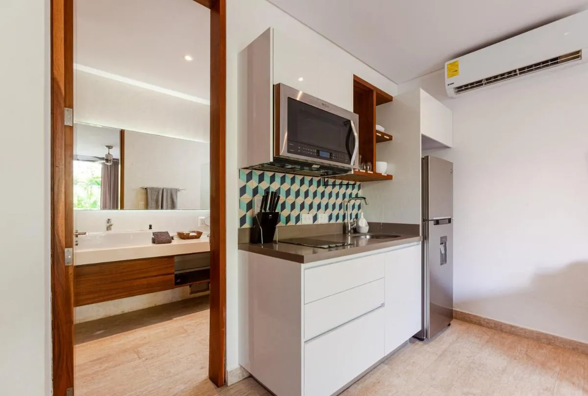 Image 2 of Room fully equipped with free access to Spa and Gym