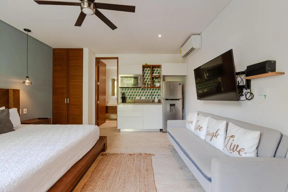 Image 4 of Room fully equipped with free access to Spa and Gym