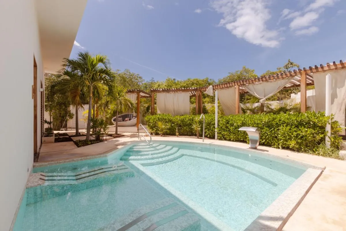 Image 3 of Room fully equipped with free access to Spa and Gym