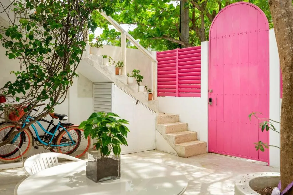 Image 5 of Roxie’s Charming Art House, Great Location