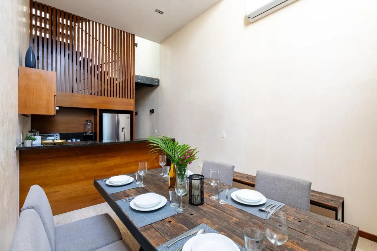 Image 2 of Sapphire – 2 floors condo with private roof and pool & beach club access