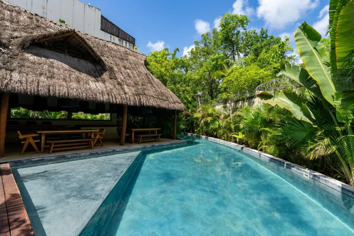 Image 4 of Sapphire – 2 floors condo with private roof and pool & beach club access