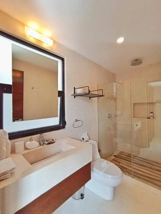 Image 3 of Saskab 10 Lovely 2BR PH, minutes from the sea & downtown!