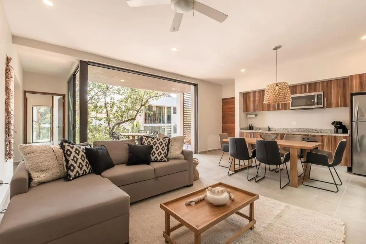 Image 4 of Selva Terra Sol Beach Club Access