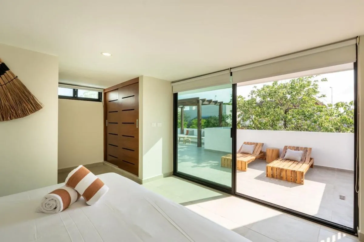 Image 1 of Selva Terra Sol Beach Club Access