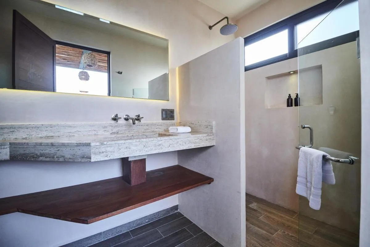 Image 2 of Skyview Penthouse 7