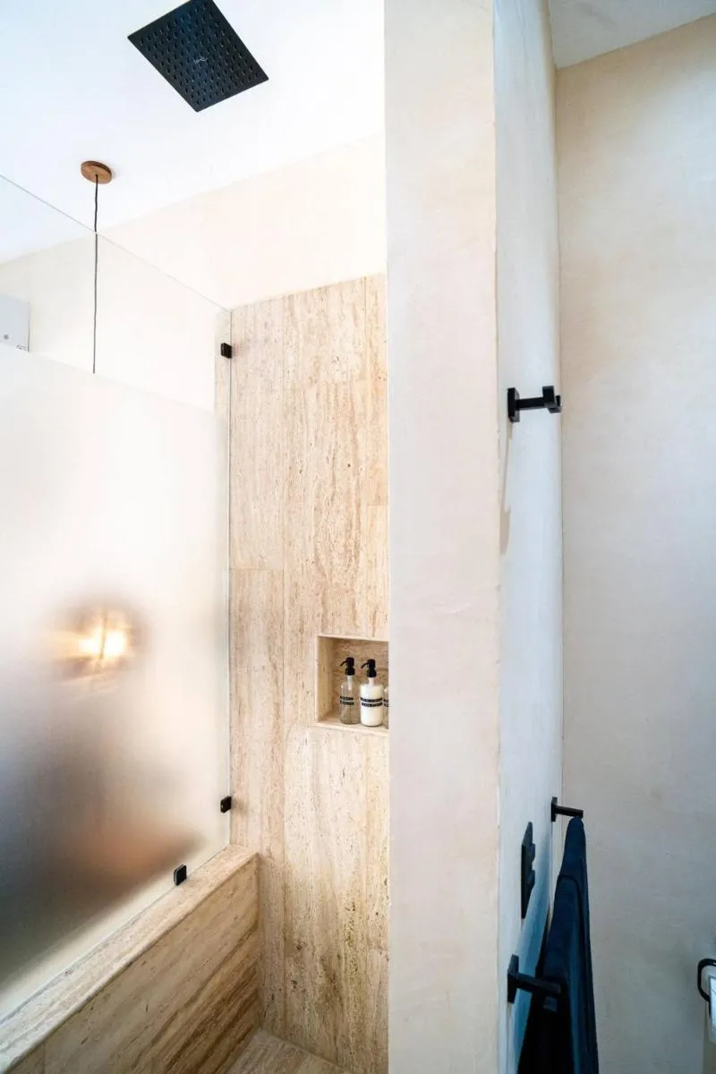 Image 3 of Studio Apt Great Location Amazing Rooftop Pool