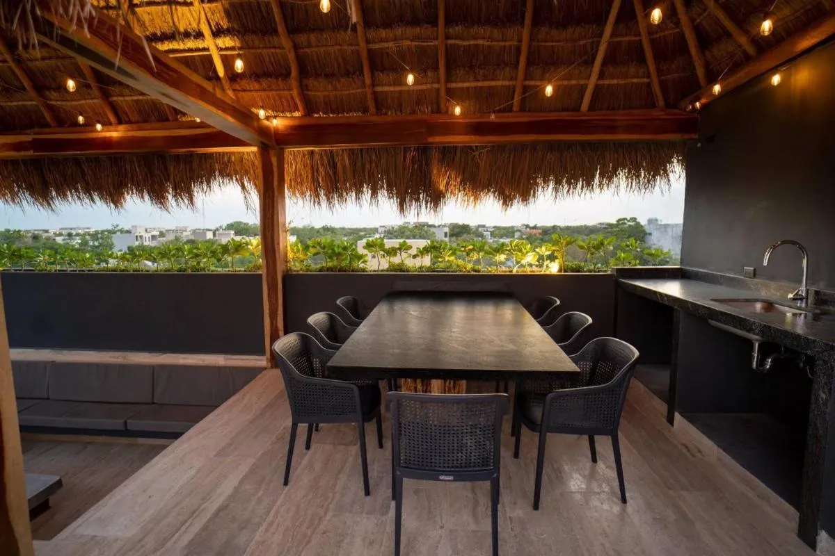 Image 4 of Studio Apt Great Location Amazing Rooftop Pool