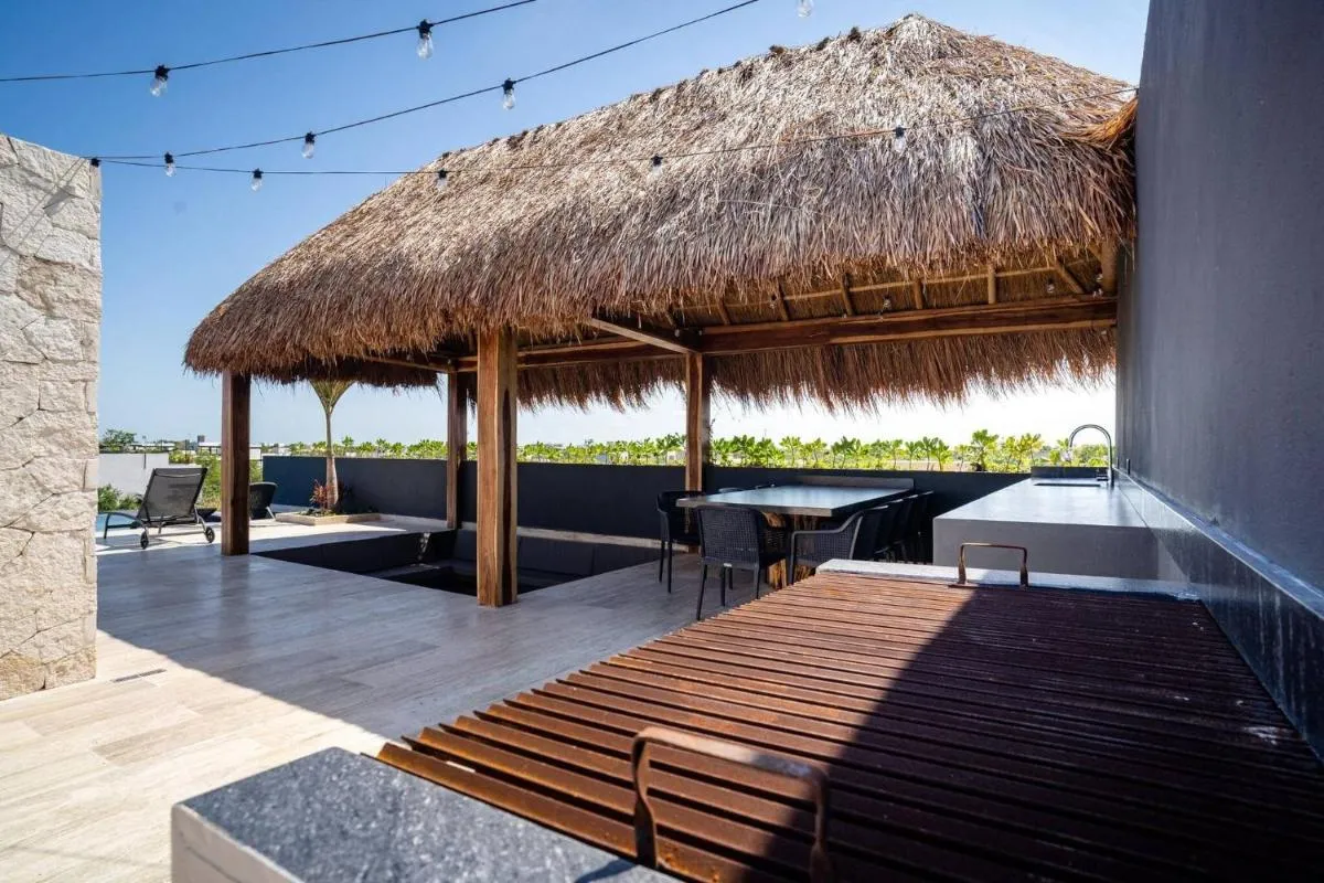 Image 6 of Studio Apt Great Location Amazing Rooftop Pool