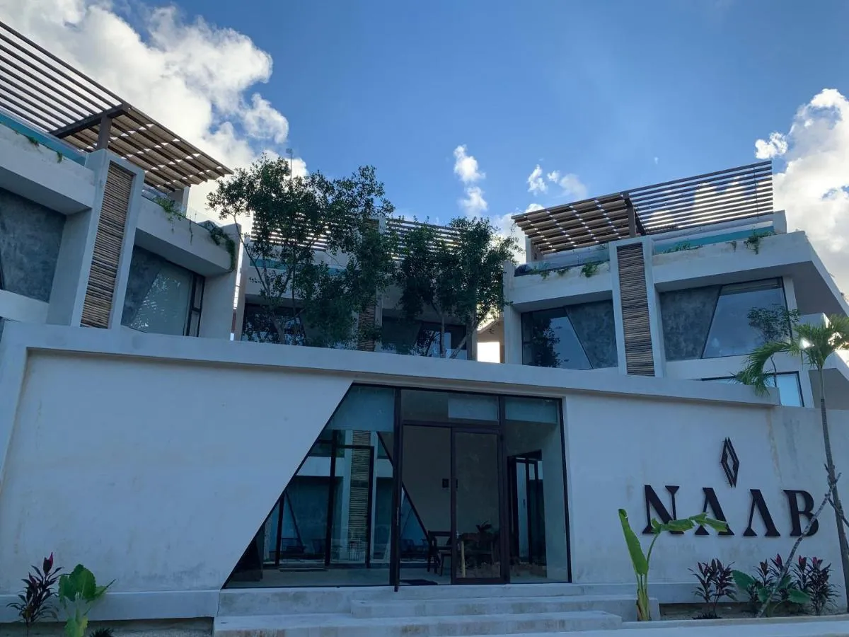 Image 6 of Studio with Jacuzzi, 24-7 Private Security