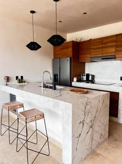 Image 4 of Stunning Luxury Penthouse with Concierge Services