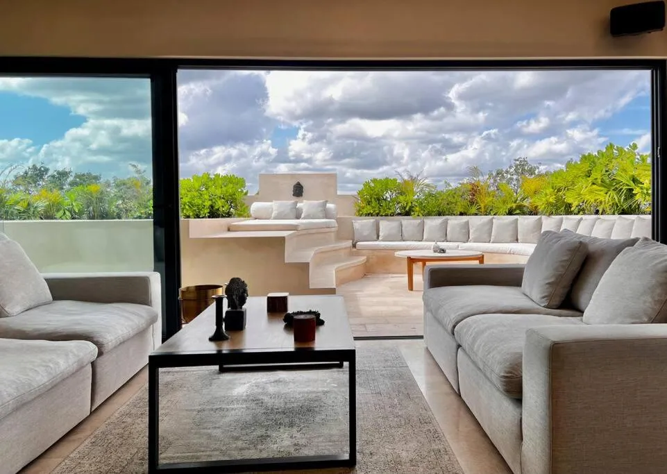 Image 6 of Stunning Luxury Penthouse with Concierge Services