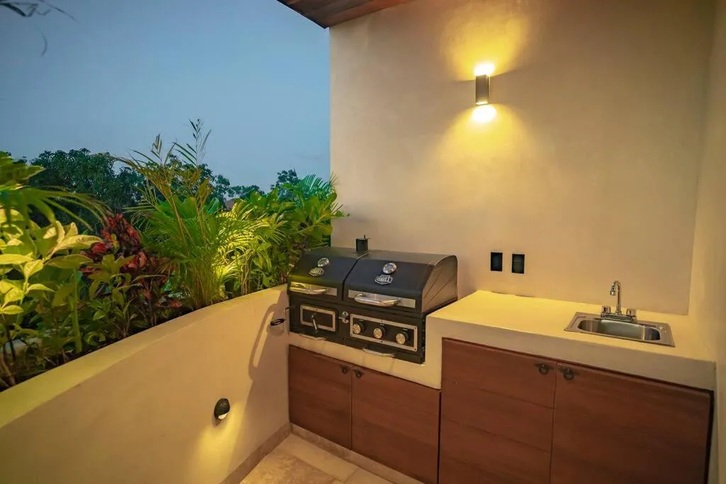 Image 2 of Stunning Luxury Penthouse with Concierge Services