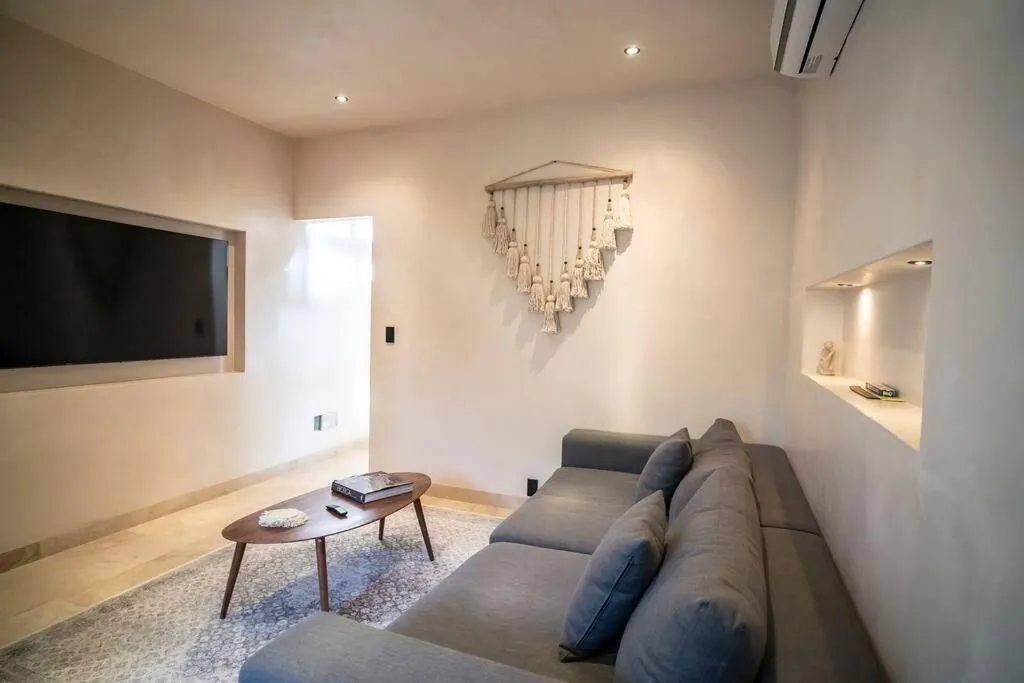 Image 5 of Stunning Luxury Penthouse with Concierge Services