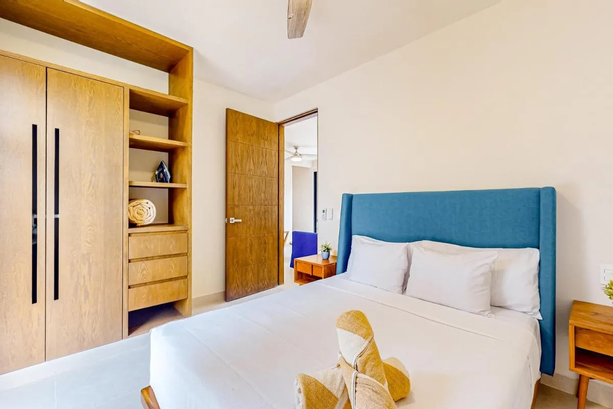 Image 1 of TAO Edena 34