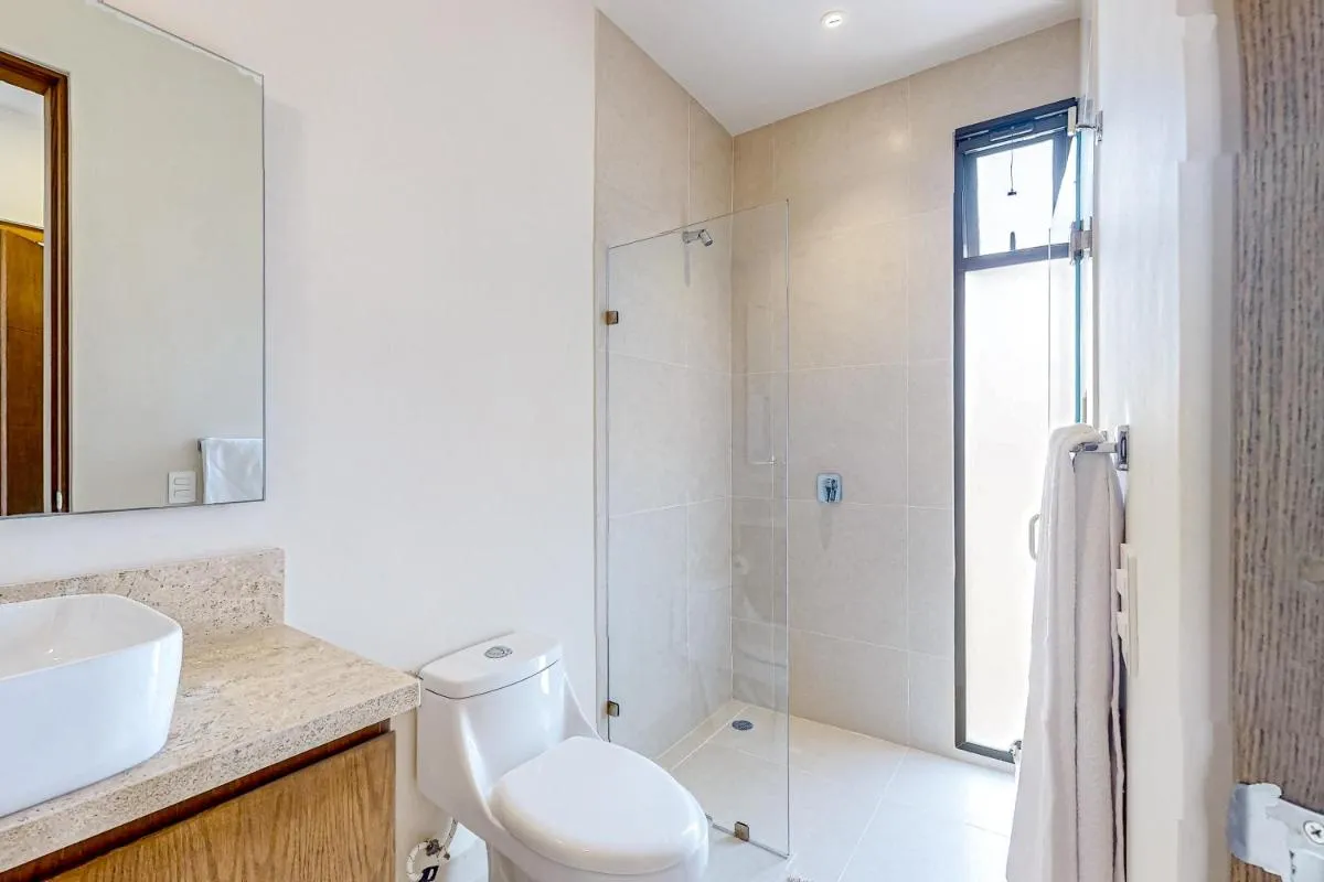 Image 2 of TAO Edena 34