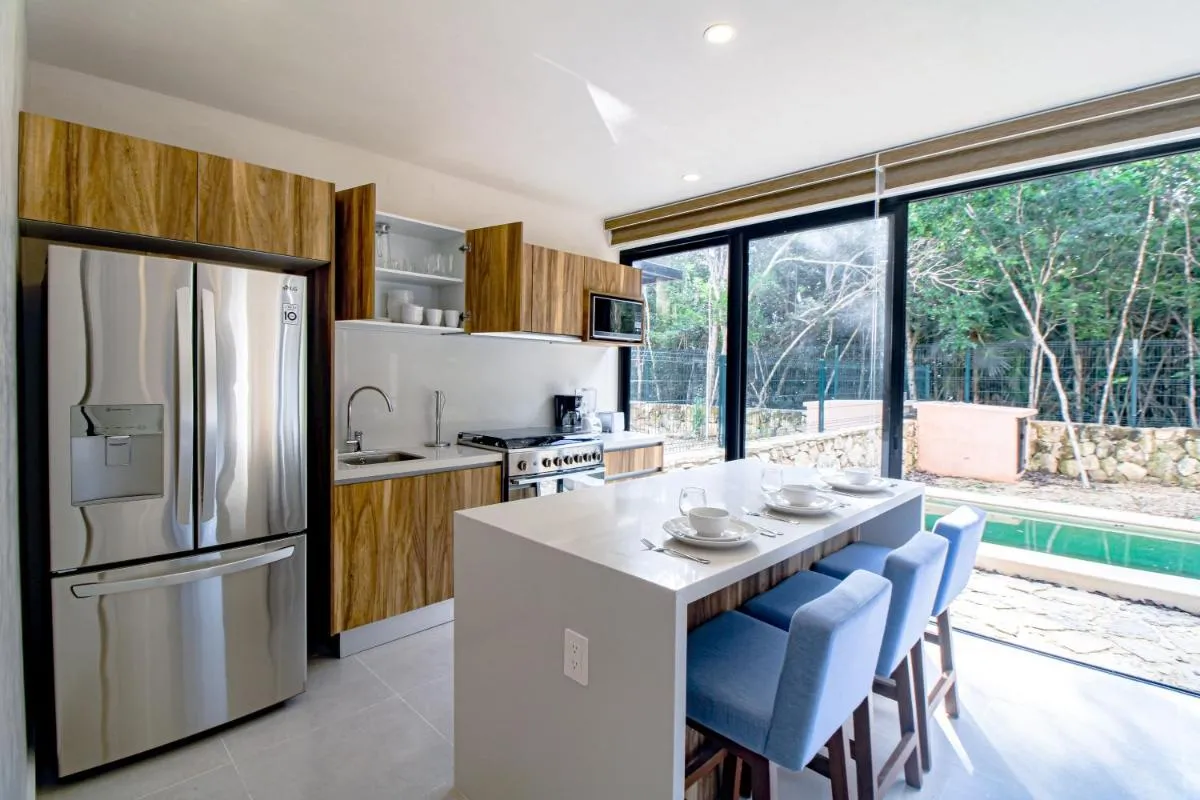 Image 4 of TAO Edena 68