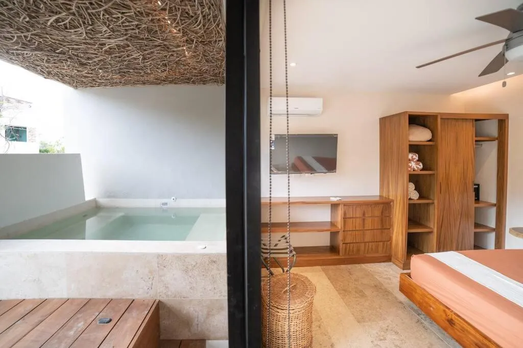 Image 2 of Tequila Sunrise1BR plunge pool Beach Access