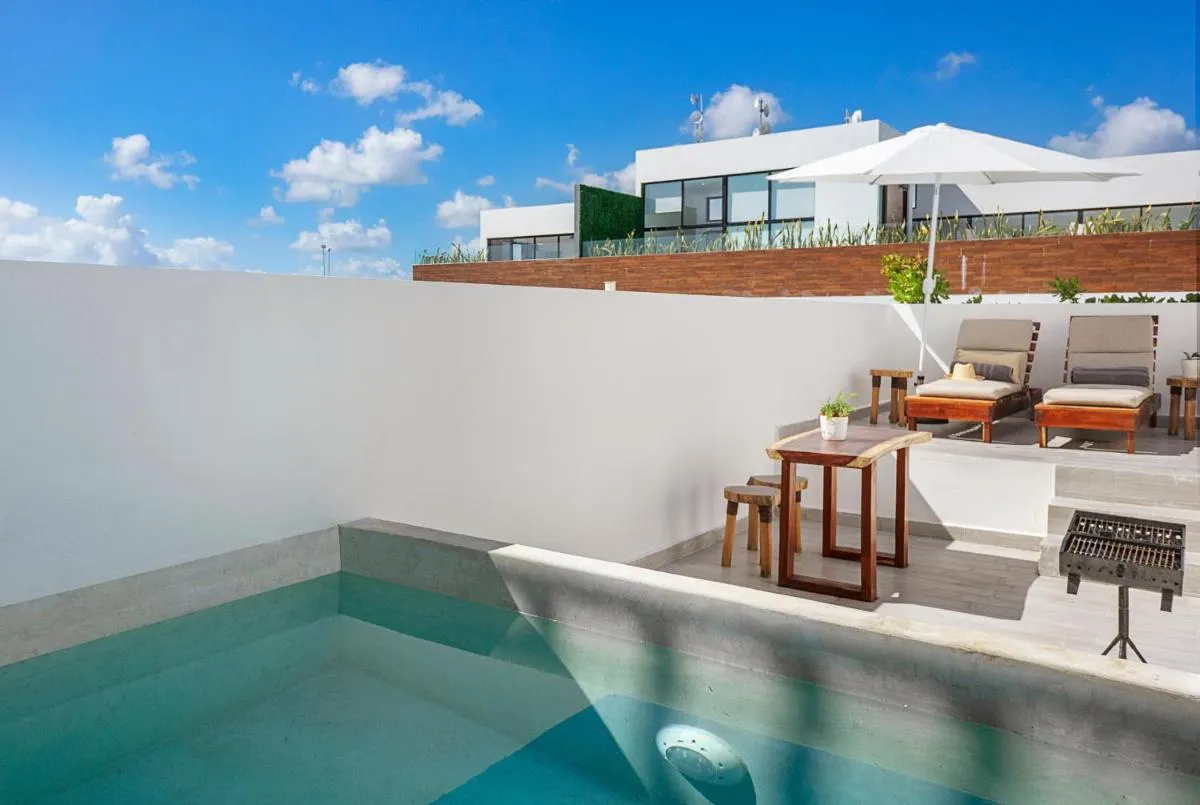 Image 2 of Townhouse, Zama, 3 Levels PH+Private Rooftop, Pool