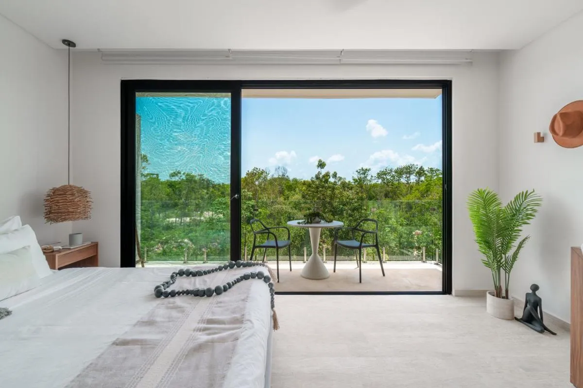Image 1 of Tropical Jungle at Central Lagunas – Panoramic Pool & Gym