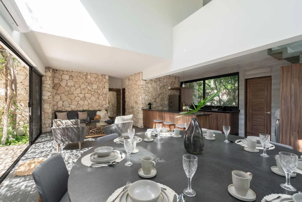 Image 6 of Twelve O’Clock – Luxury Villas