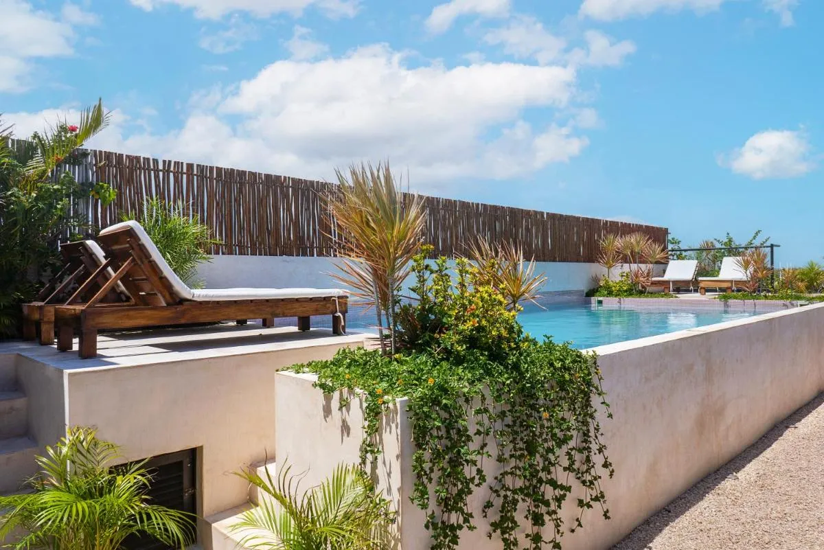 Image 3 of UJO Condo Boutique