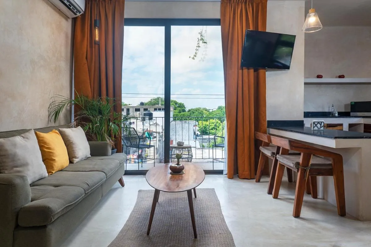 Image 4 of UJO Condo Boutique