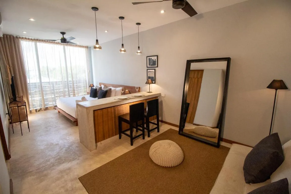 Image of Unaluna by Rotamundos