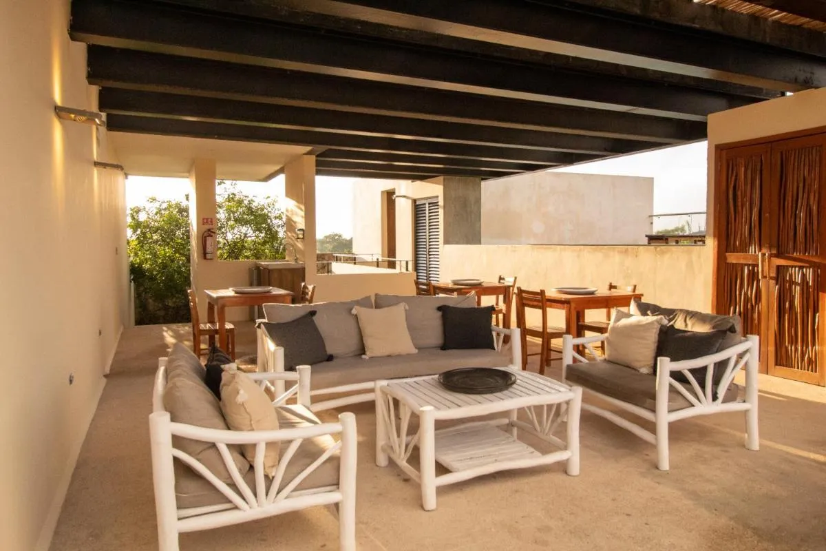 Image 2 of Unaluna by Rotamundos