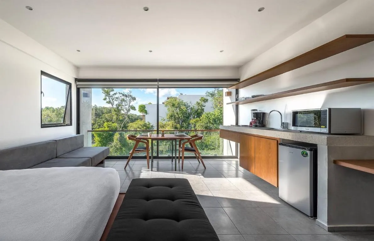 Image of Unbeatable Located Spacious Loft With Amazing Roof