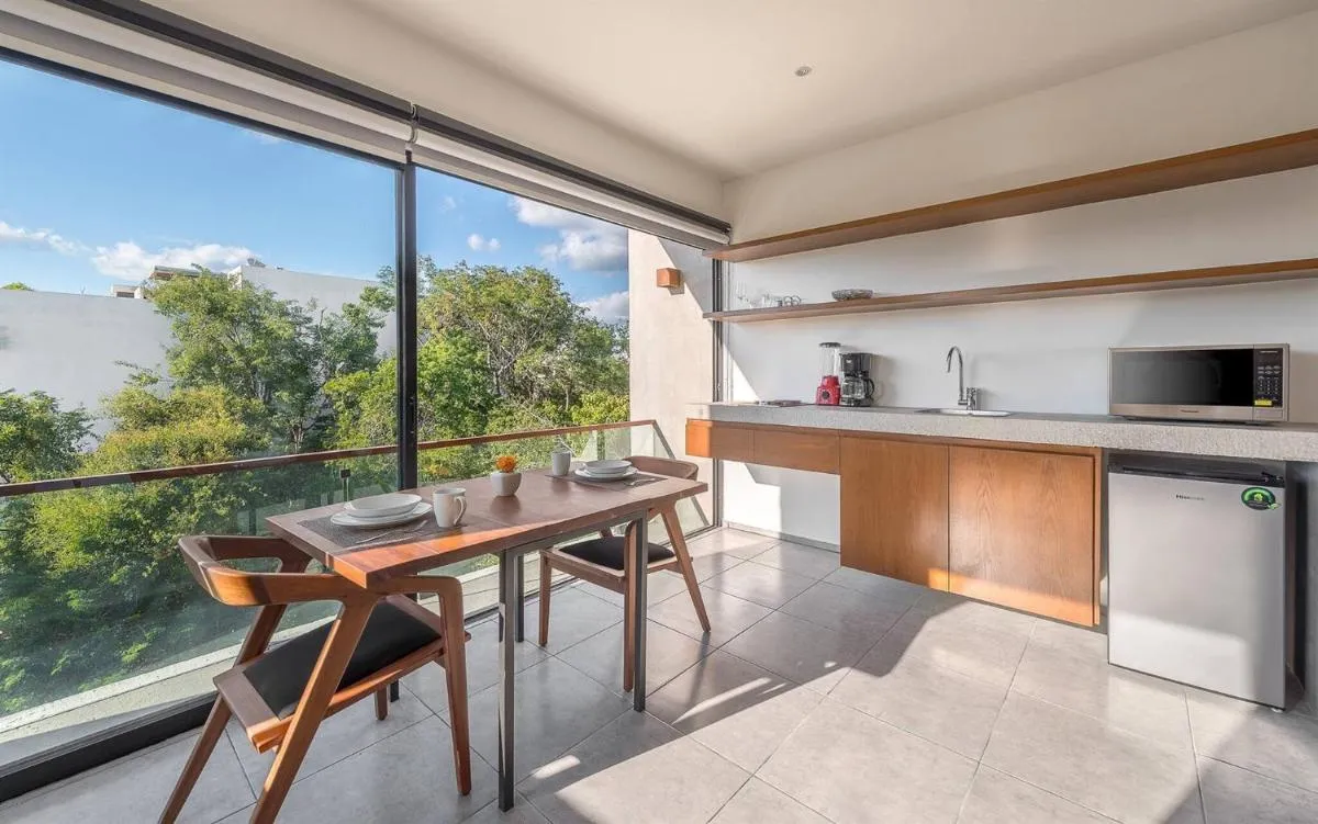 Image 2 of Unbeatable Located Spacious Loft With Amazing Roof