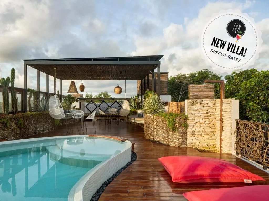 Image of Unique 6BR townhouse,12ppl, Private rooftop pool